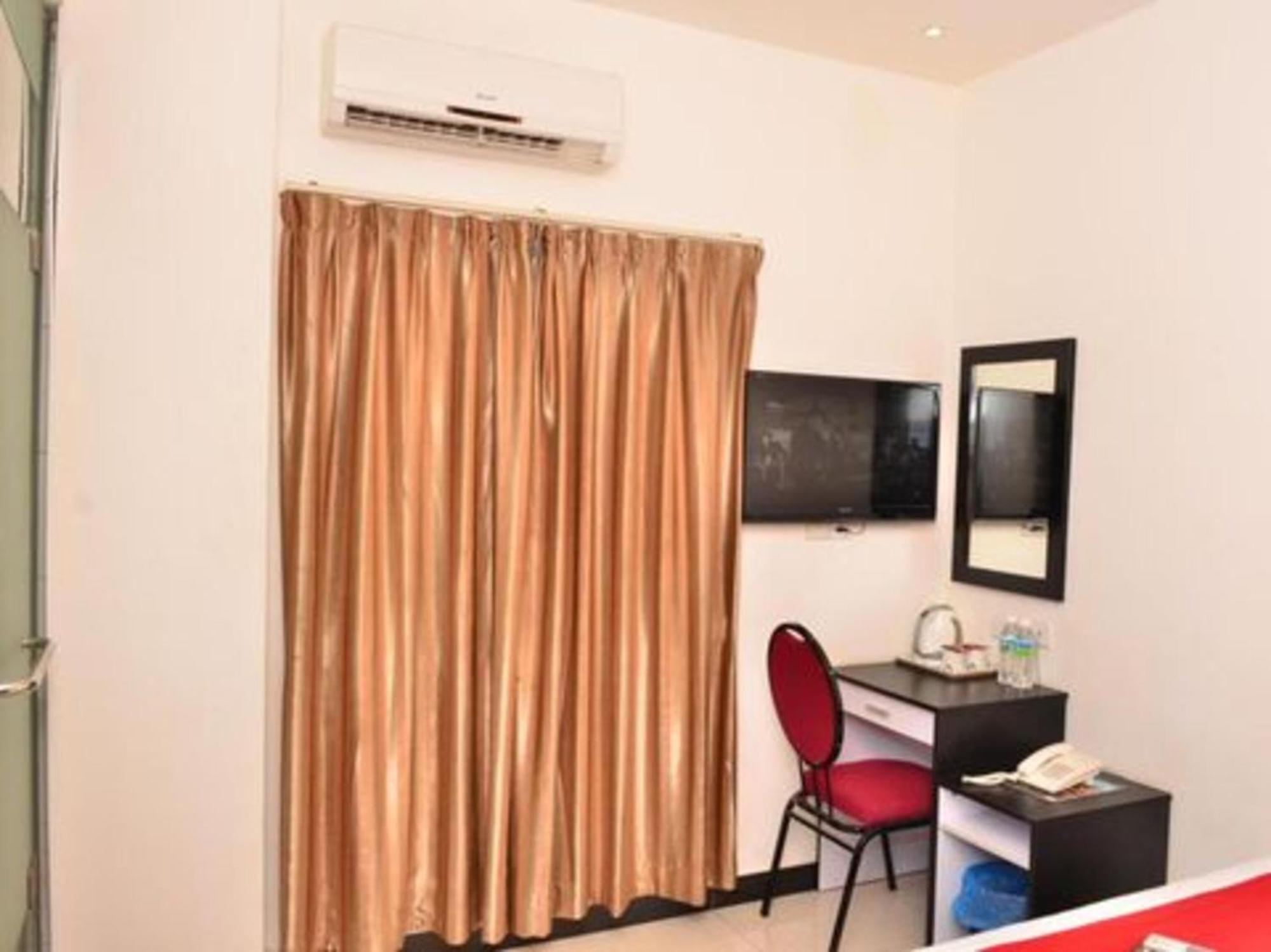 Oyo 91087 Hotel Dspark Port Klang Exterior foto